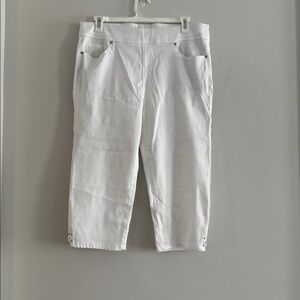 Avenue White Capris Jeans Size 14/16